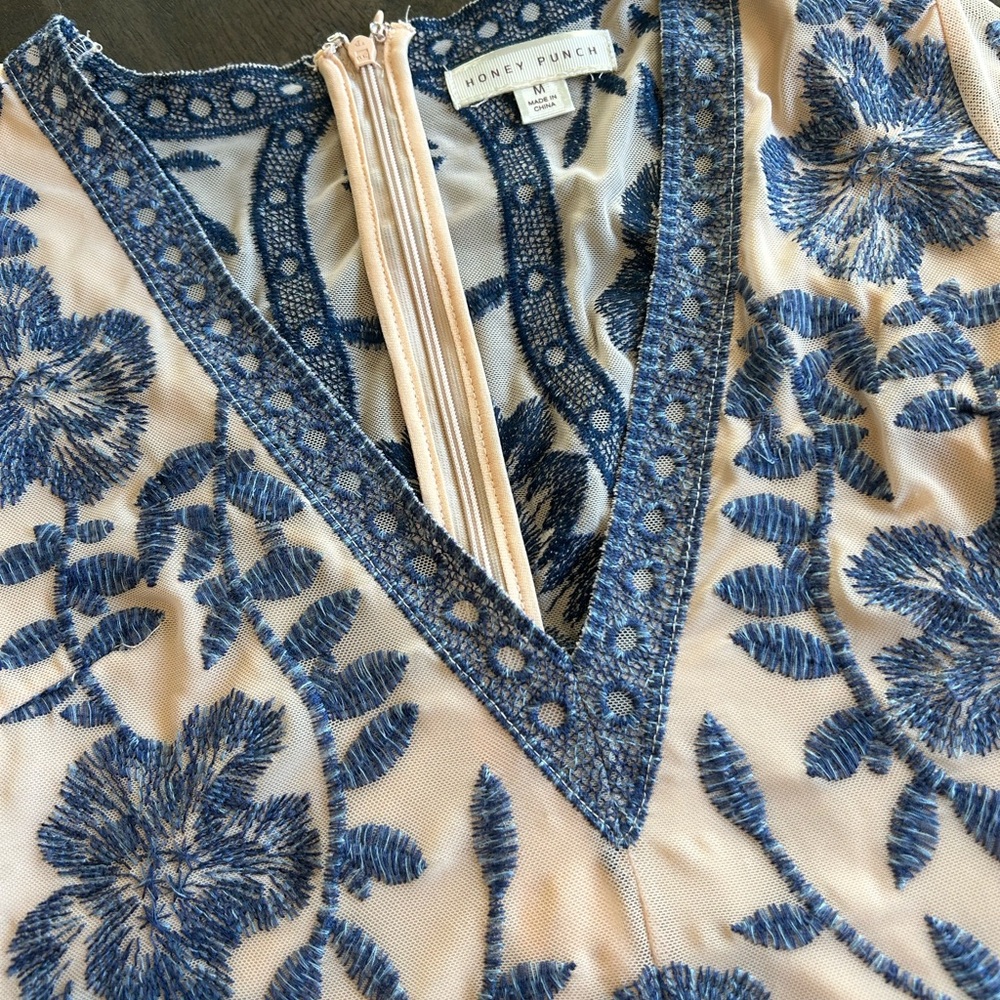 💥SOLD💥Honey Punch Floral Embroidered Bodysuit - Picture 2 of 6